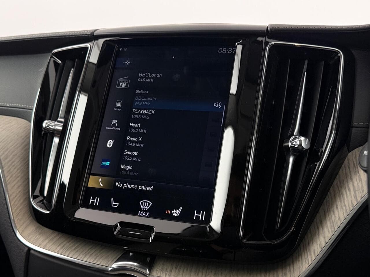 Volvo XC60 thumbnail Infotainment System