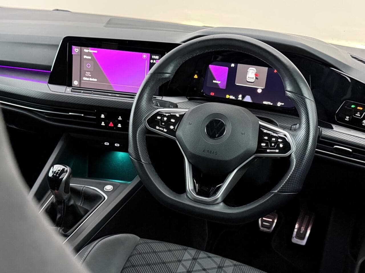 Volkswagen Golf thumbnail Steering Wheel