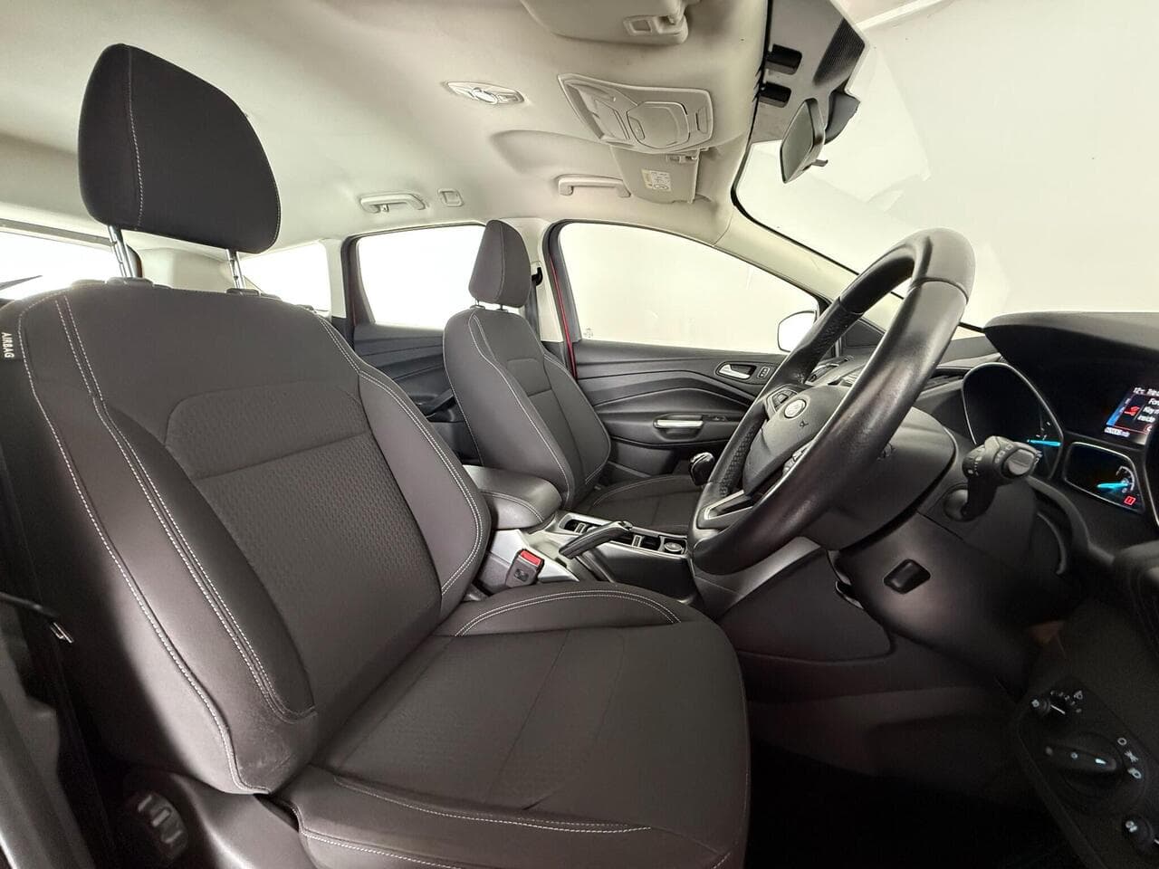 Ford Kuga thumbnail Seat Driver