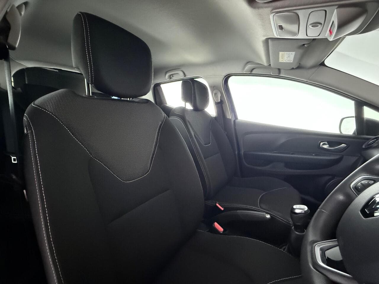 Renault Clio thumbnail Seat Driver