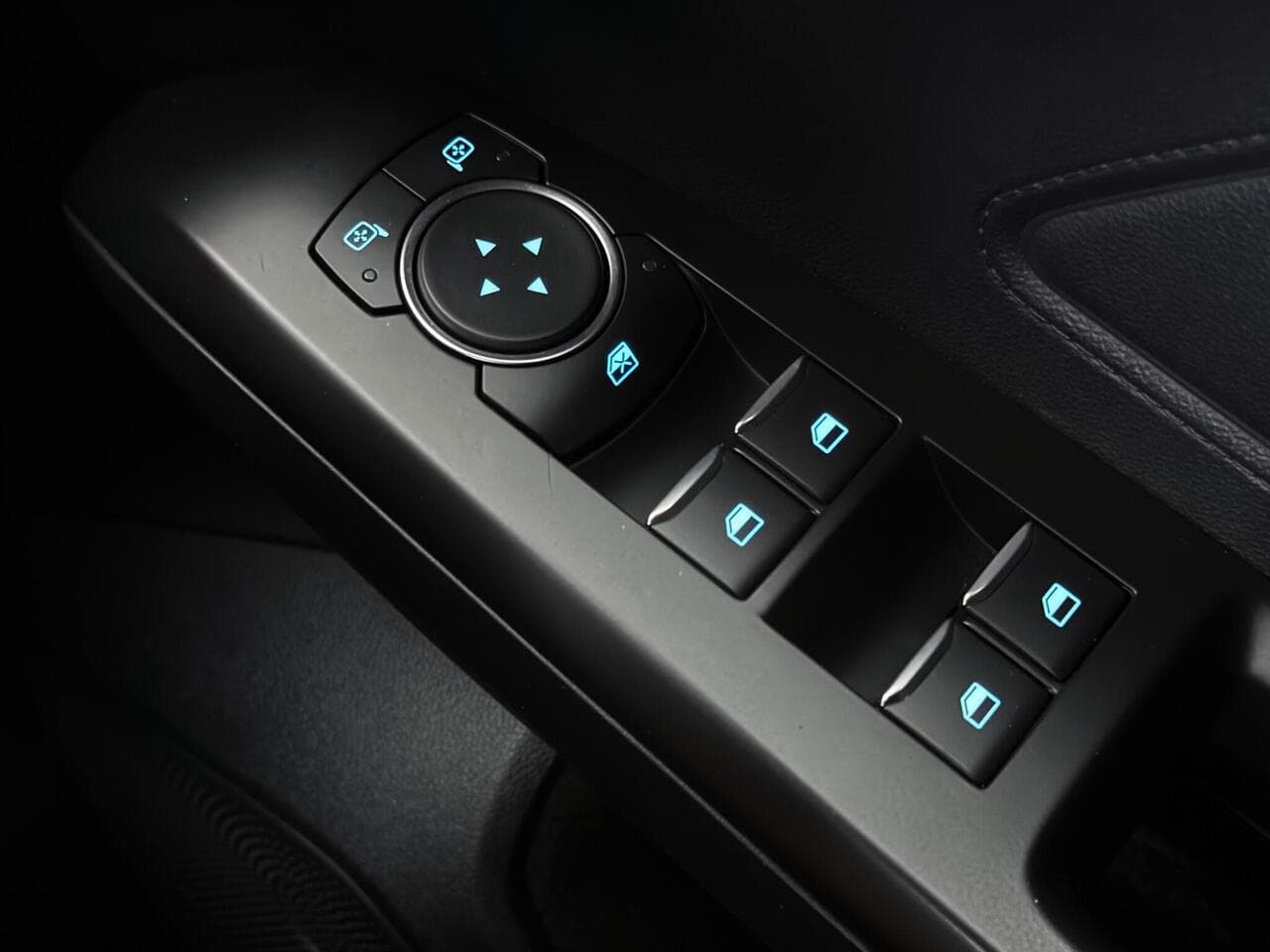 Ford Focus thumbnail Misc Controls