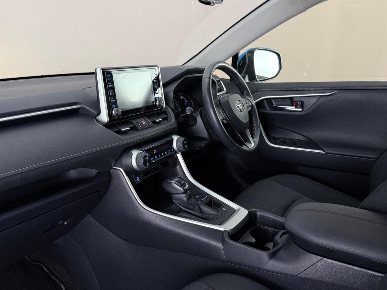 Toyota RAV4 thumbnail Interior Front