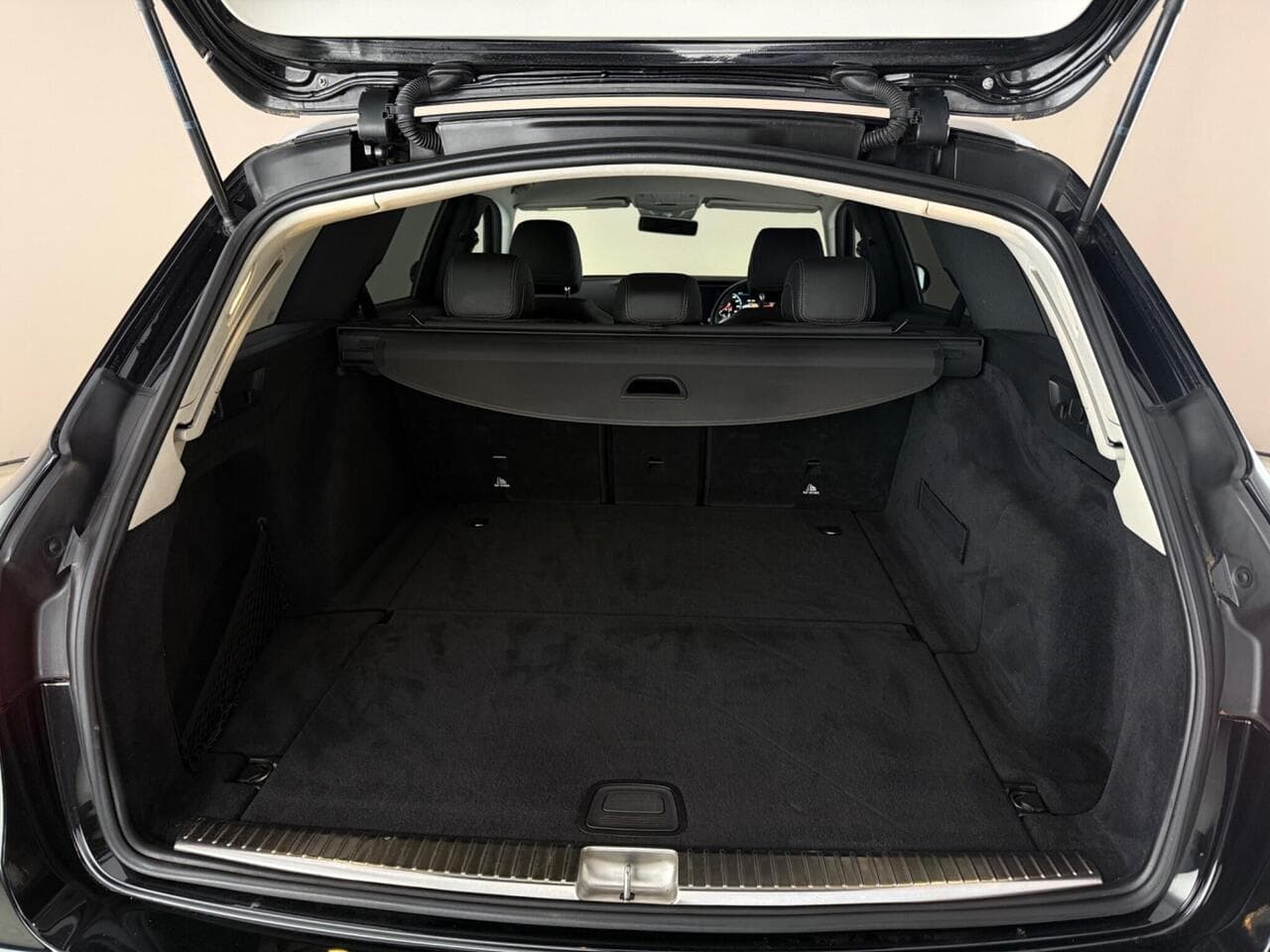 Mercedes-Benz E Class thumbnail Boot