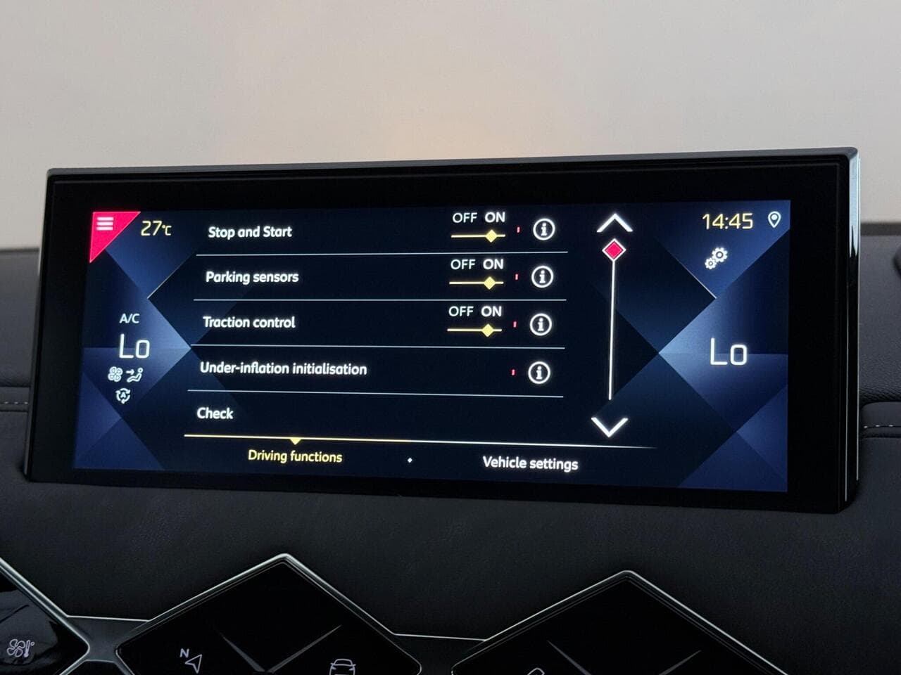 DS AUTOMOBILES DS 3 CROSSBACK thumbnail Infotainment System