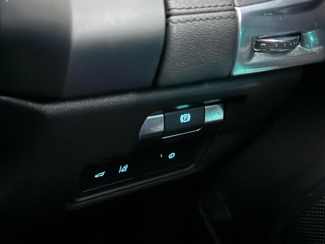 Jaguar E-PACE thumbnail Misc Controls