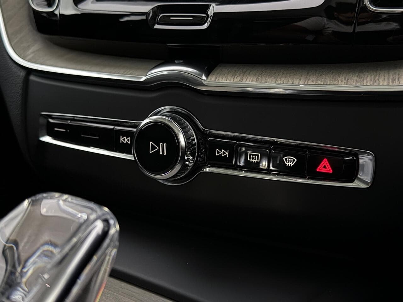 Volvo XC60 thumbnail Misc Controls