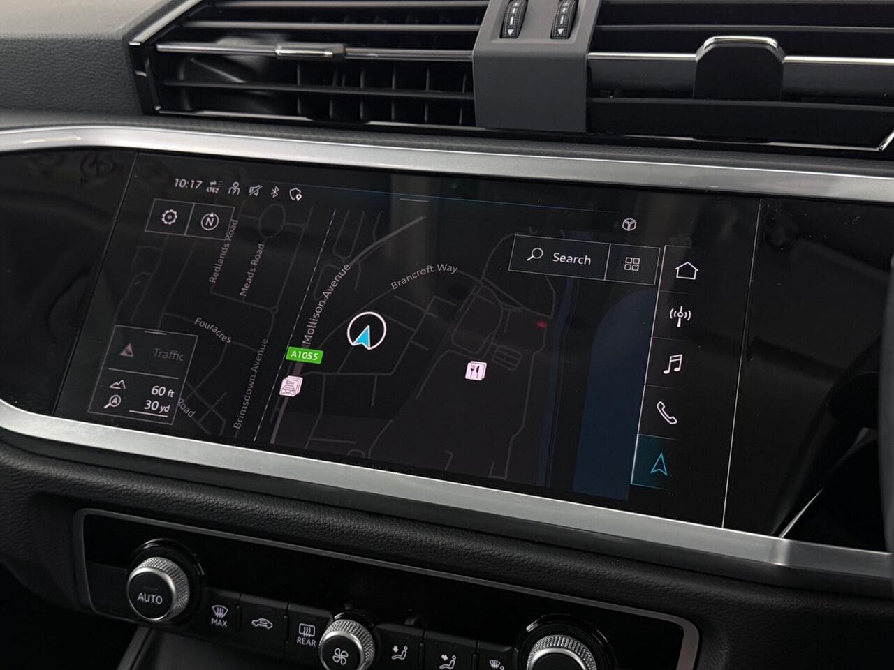 Audi Q3 thumbnail Infotainment System