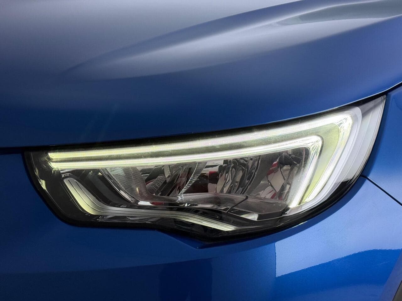 Vauxhall Grandland X thumbnail Lights Front