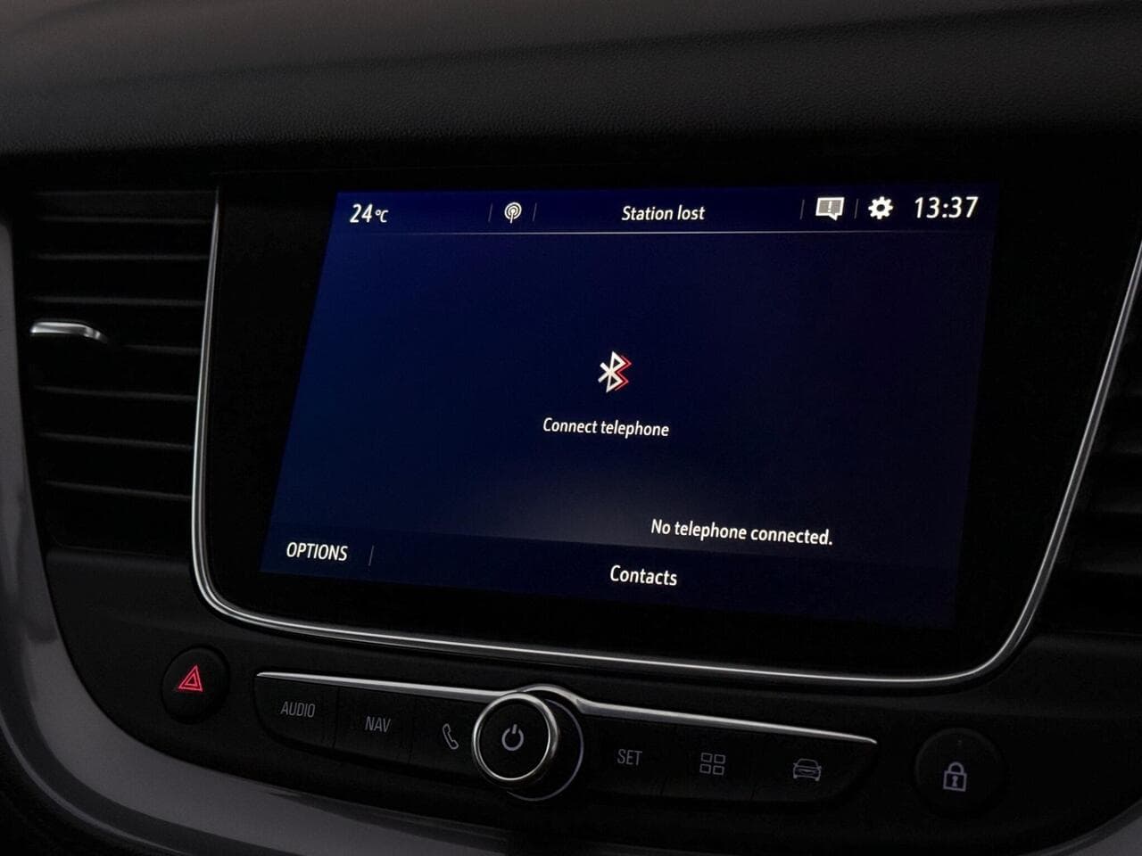 Vauxhall Grandland X thumbnail Infotainment System
