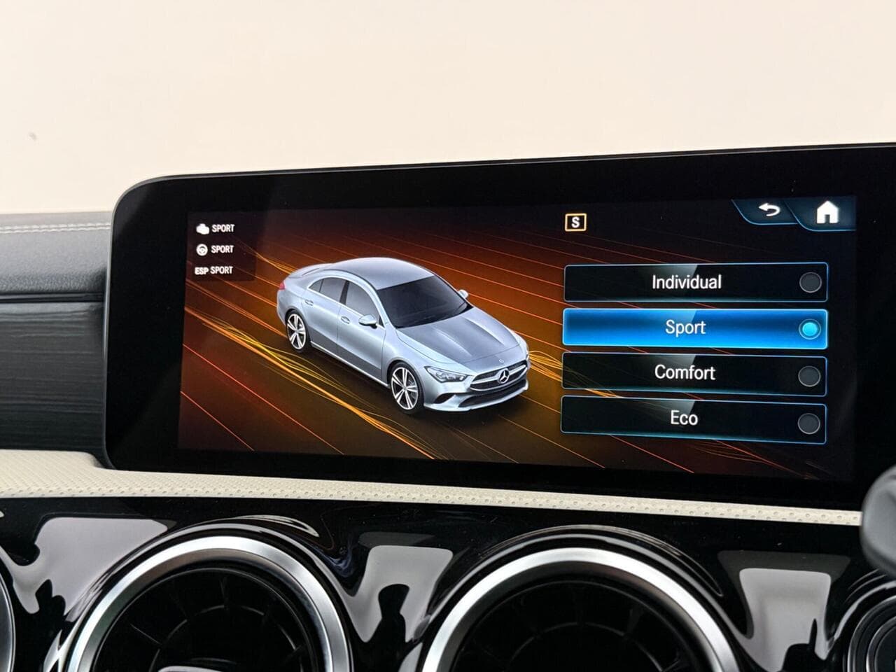 Mercedes-Benz CLA thumbnail Infotainment System