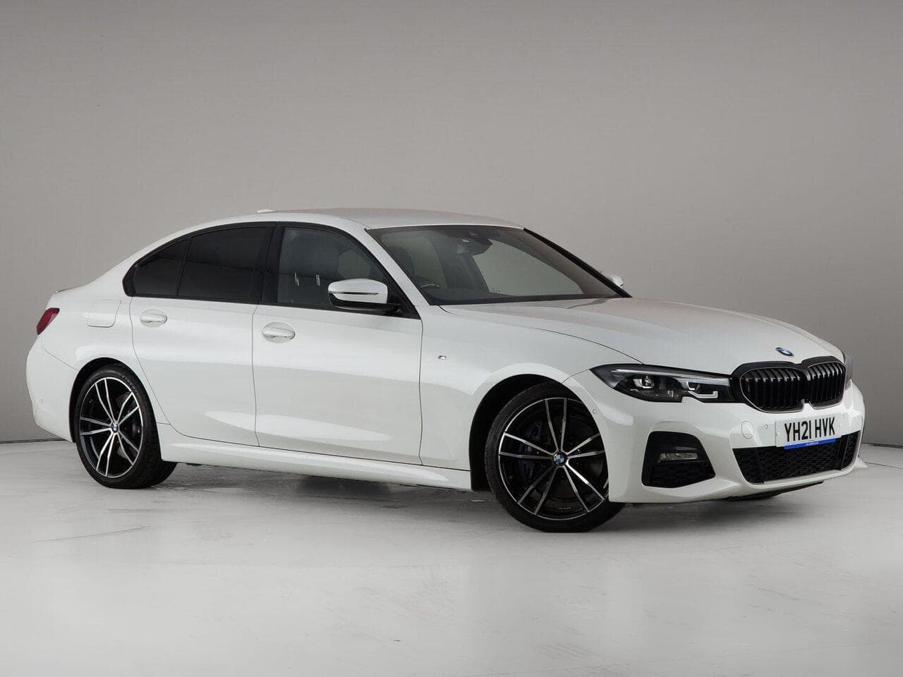 BMW 3 Series - BMW 3 Series 2.0 318d MHT M Sport Auto Euro 6 (s/s) 4dr