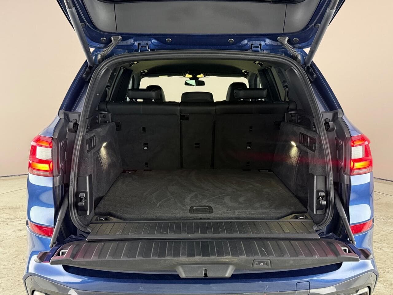 BMW X5 thumbnail Boot