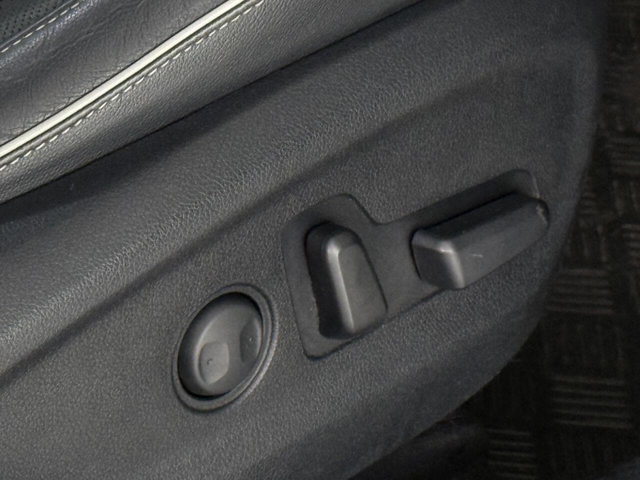 Kia Sportage thumbnail Misc Controls