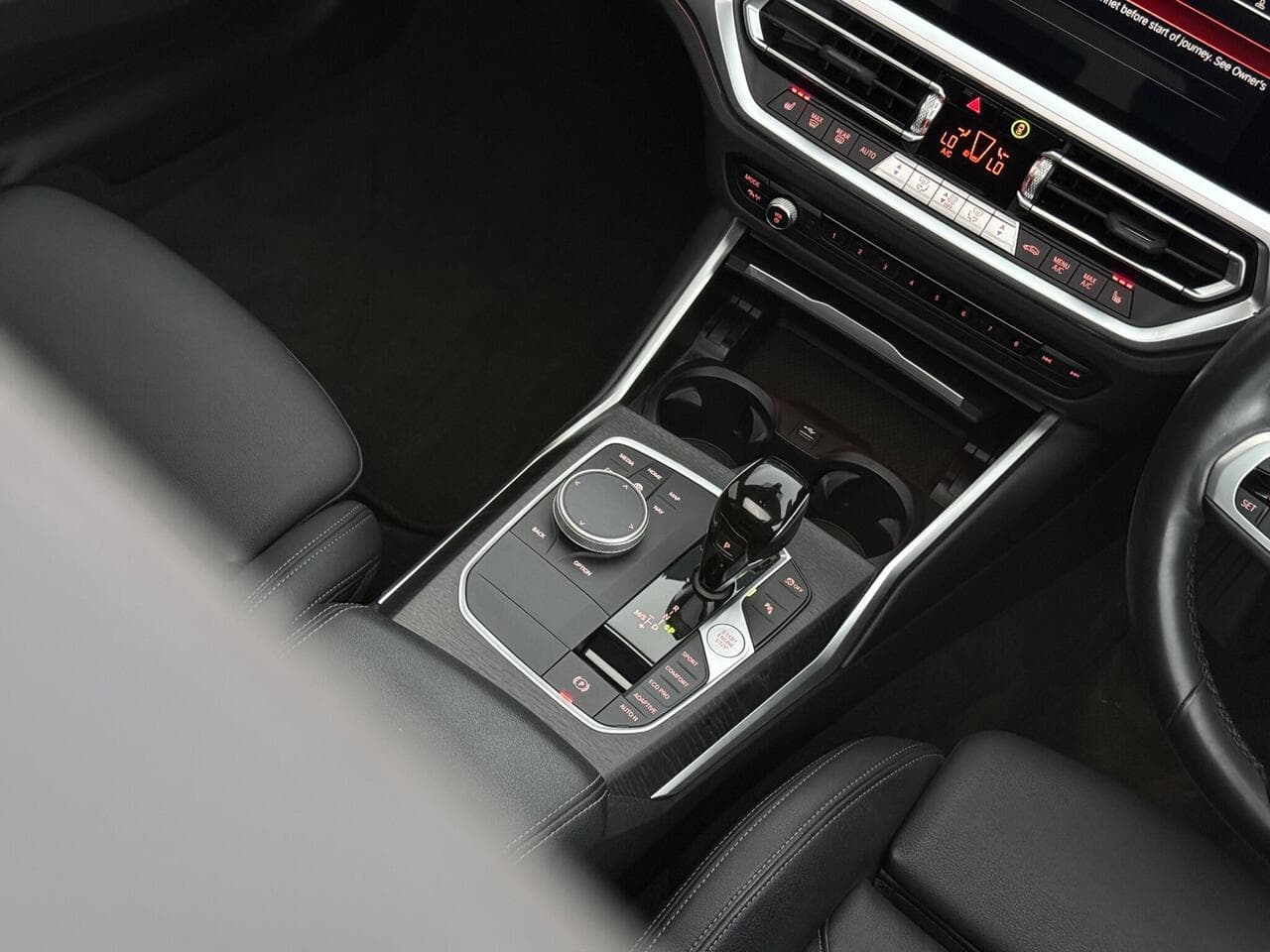 BMW 3 Series thumbnail Interior Front