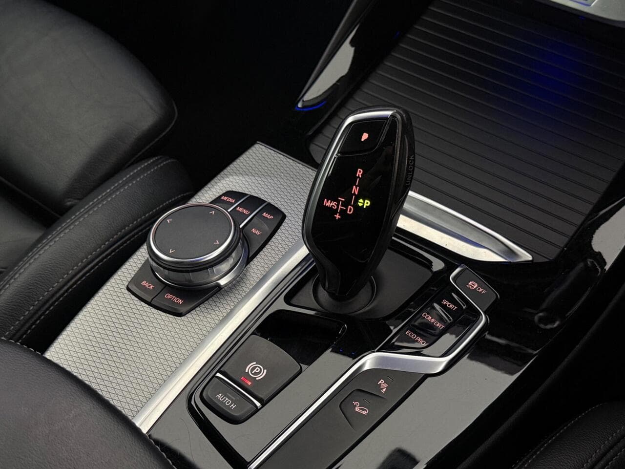 BMW X3 thumbnail Interior Front