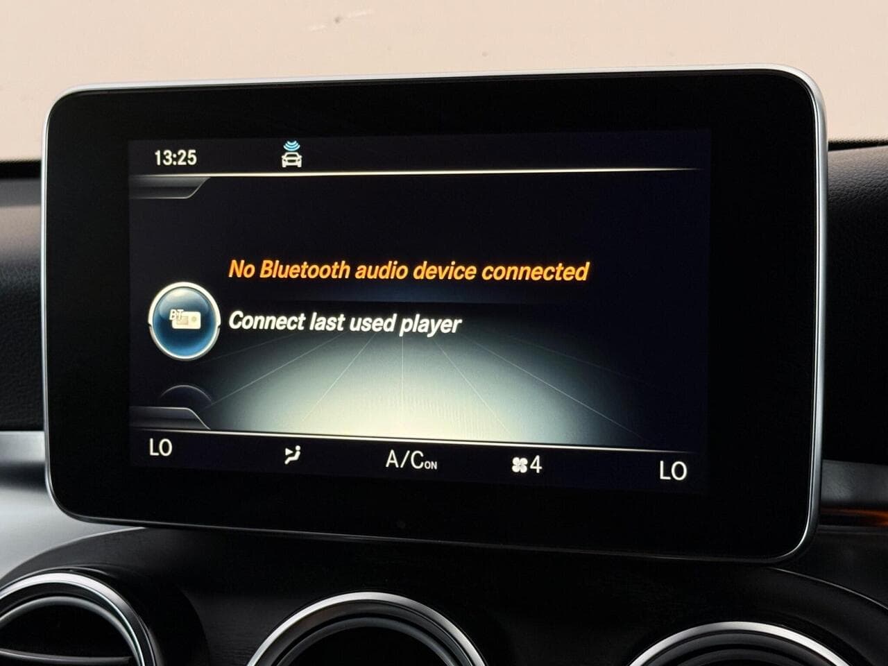 Mercedes-Benz GLC thumbnail Infotainment System