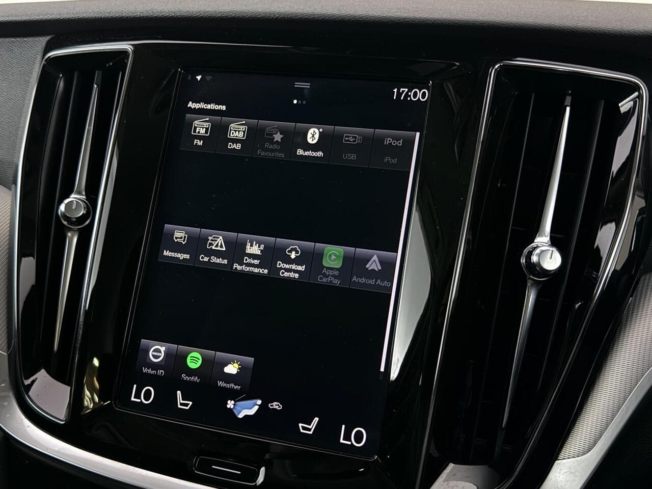 Volvo S60 thumbnail Infotainment System
