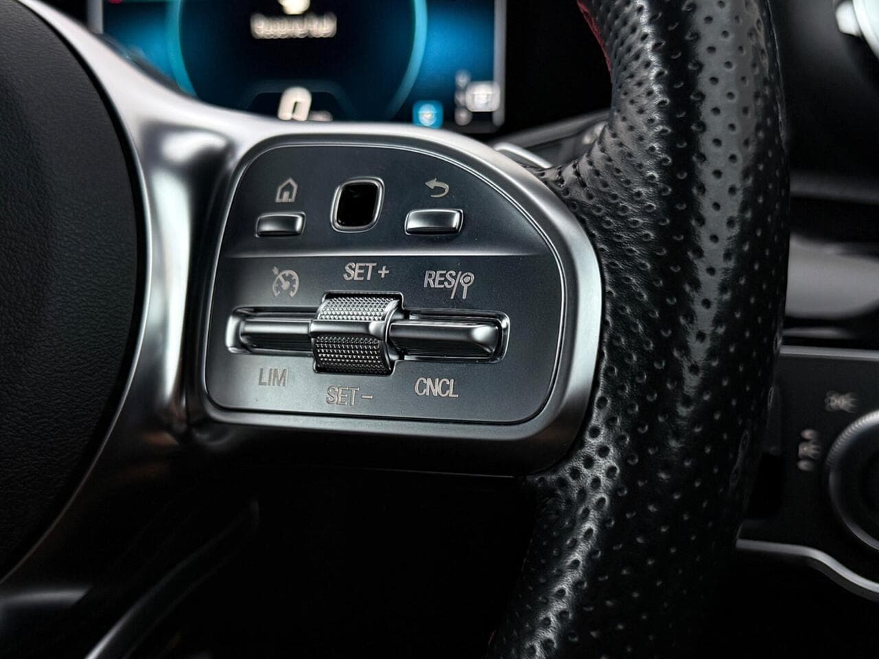 Mercedes-Benz A Class thumbnail Misc Controls