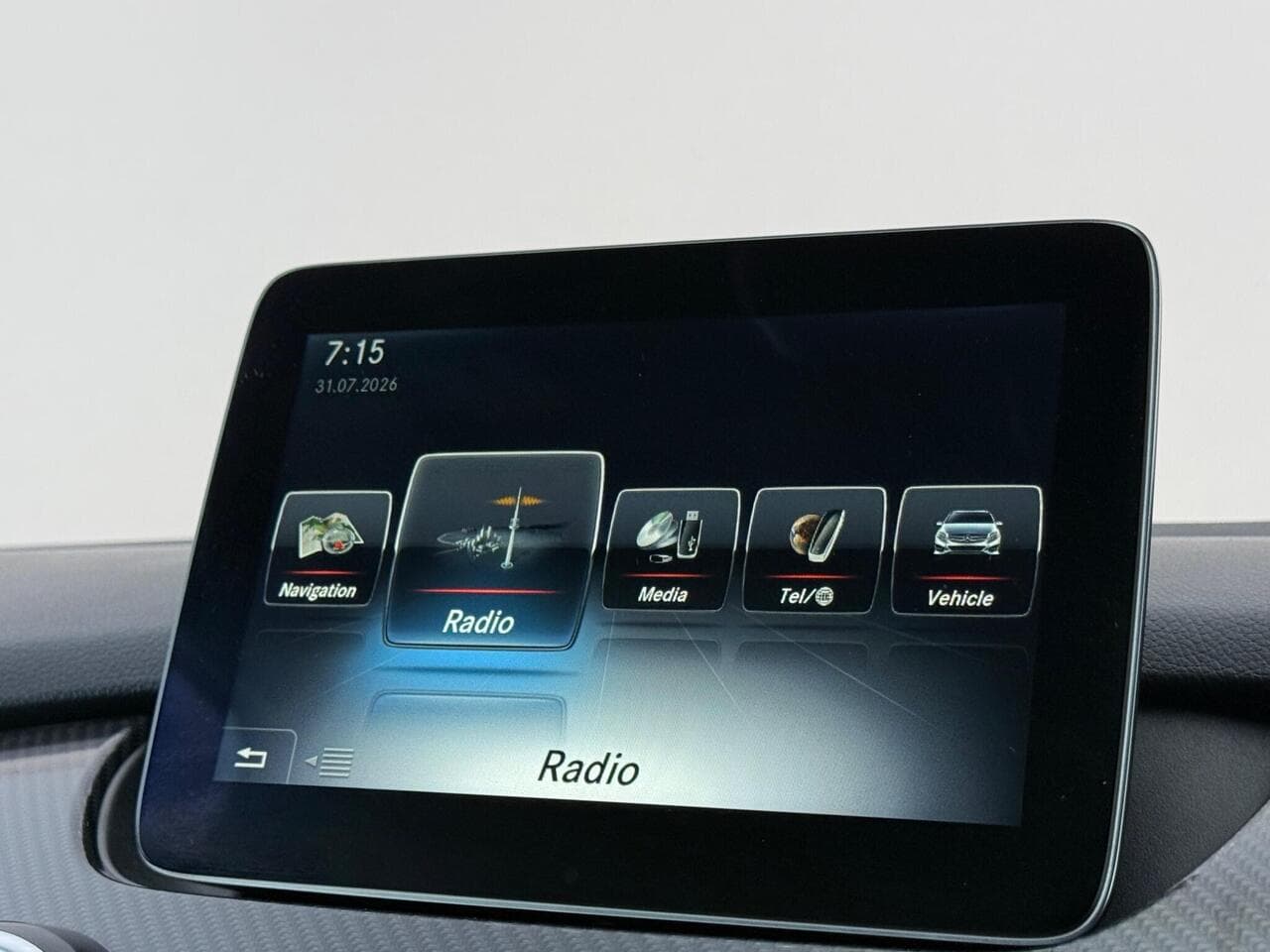 Mercedes-Benz B Class thumbnail Infotainment System