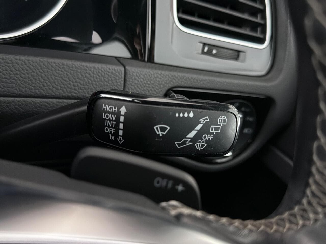 Volkswagen Golf thumbnail Misc Controls