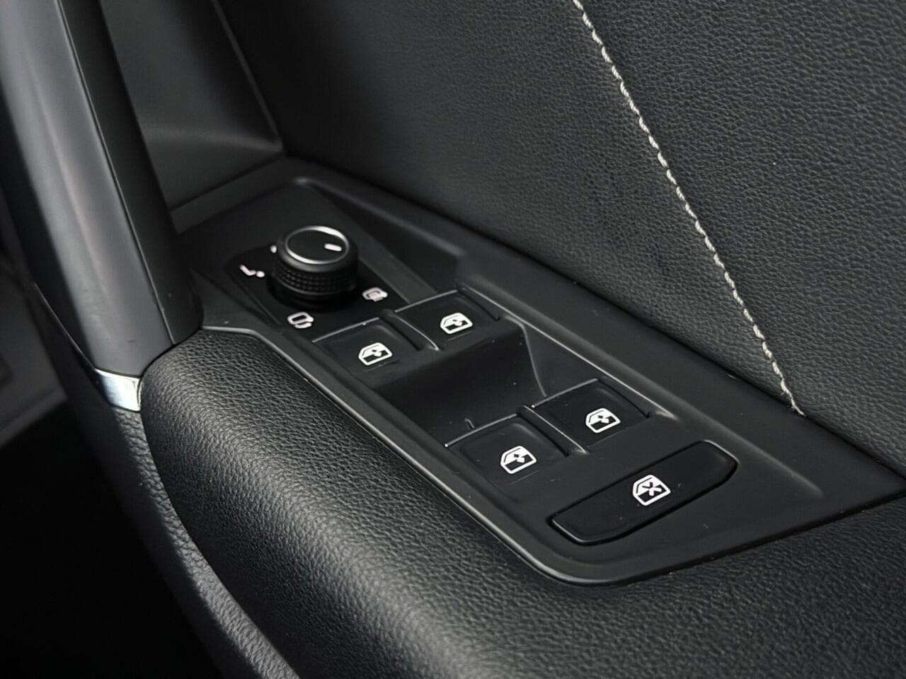 Volkswagen Tiguan Allspace thumbnail Misc Controls