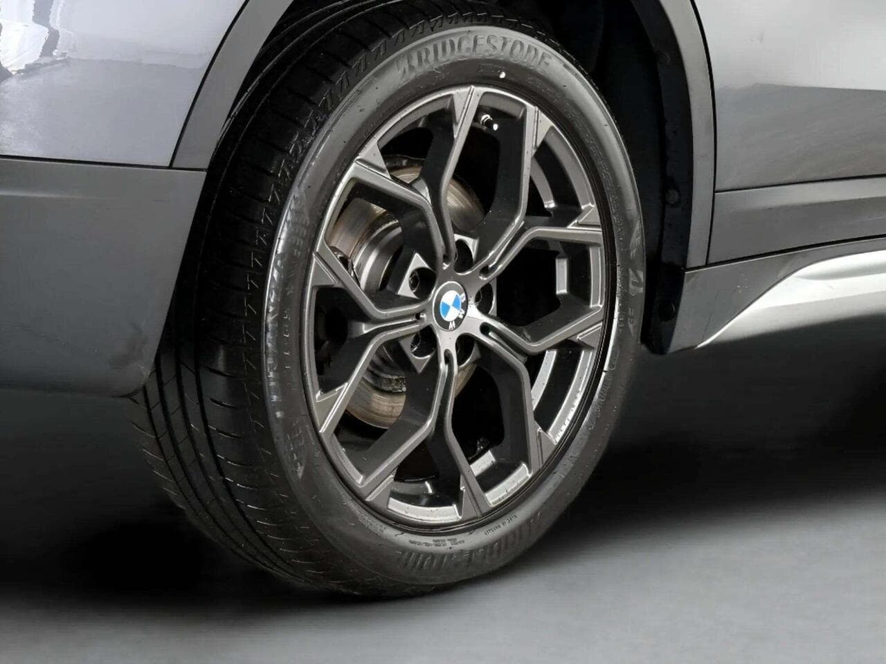 BMW X1 thumbnail Wheel