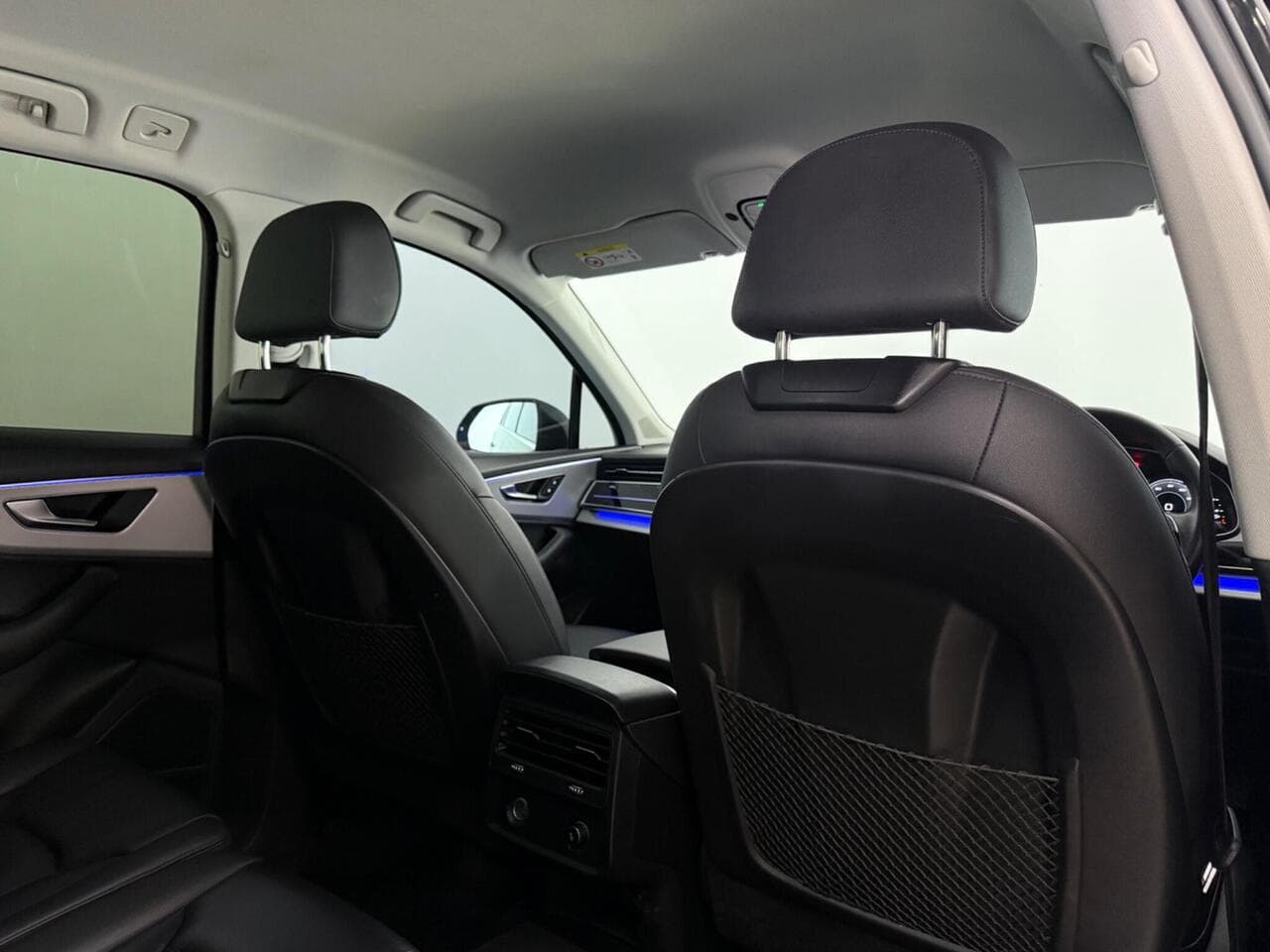 Audi Q7 thumbnail Seats Rear