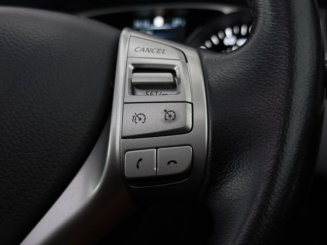 Nissan X-Trail thumbnail Misc Controls