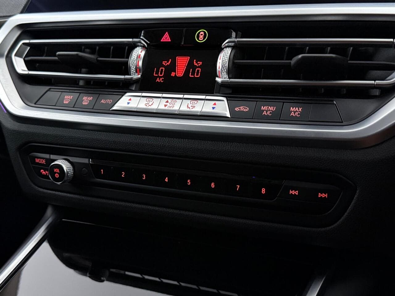 BMW 3 Series thumbnail Infotainment System
