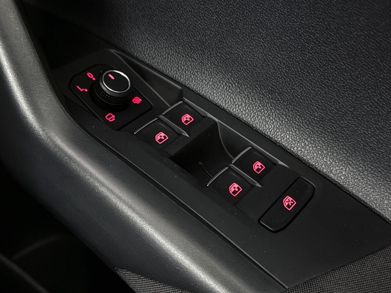 Volkswagen Polo thumbnail Misc Controls