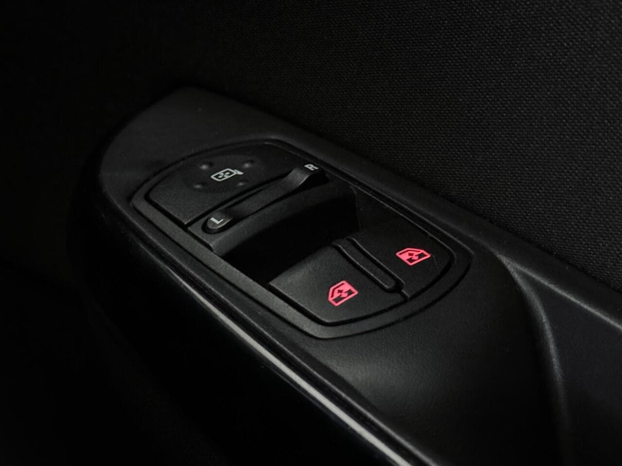 Vauxhall Corsa thumbnail Misc Controls