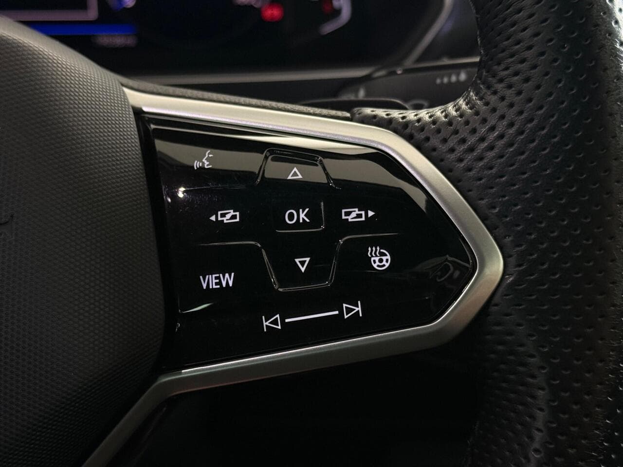 Volkswagen Tiguan thumbnail Misc Controls