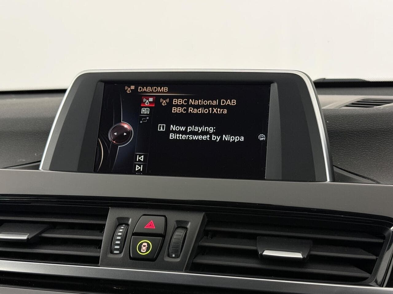 BMW X1 thumbnail Infotainment System
