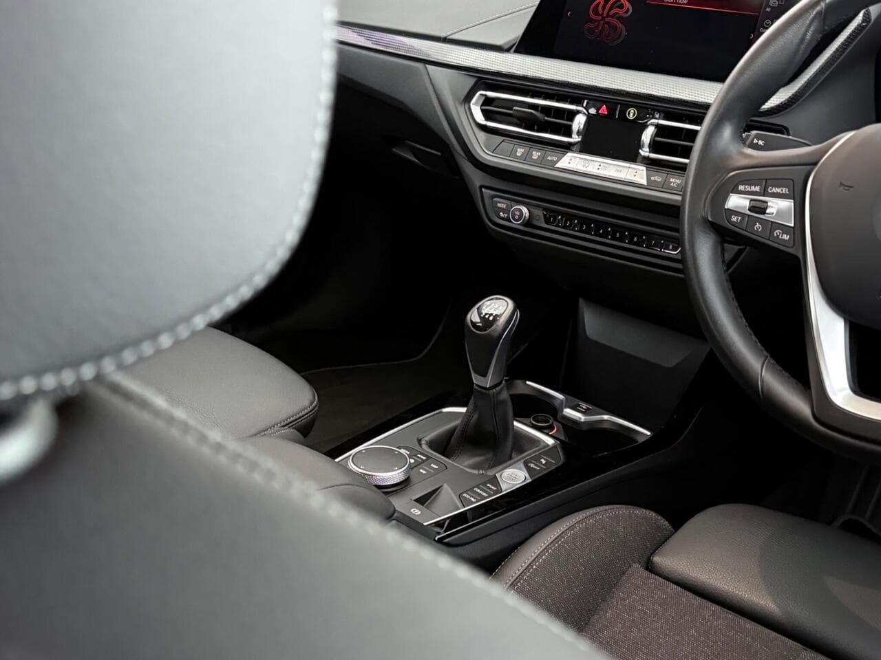 BMW 1 Series thumbnail Interior Front