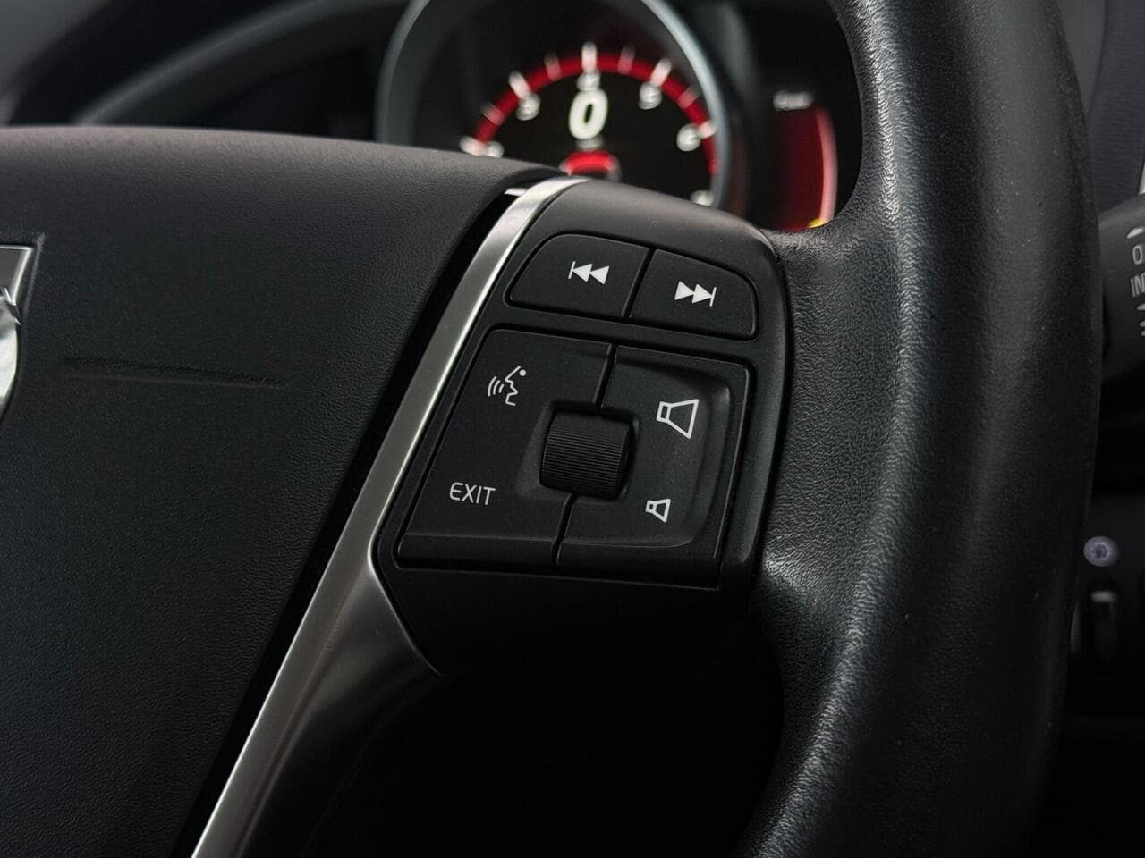 Volvo V40 Cross Country thumbnail Misc Controls