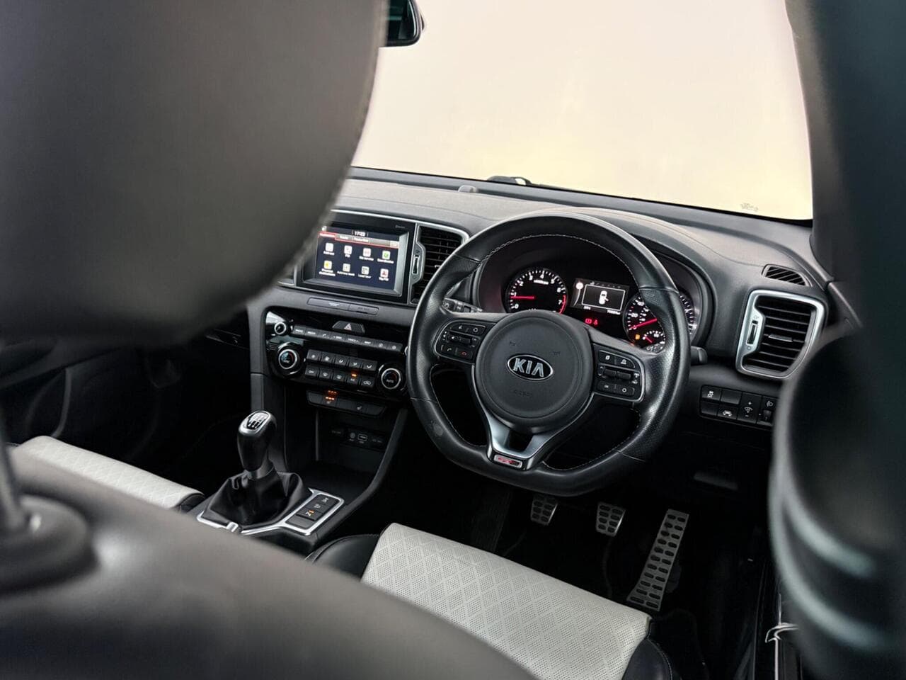 Kia Sportage thumbnail Interior Front
