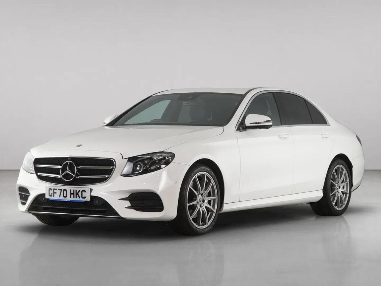 Mercedes-Benz E Class thumbnail Front Left