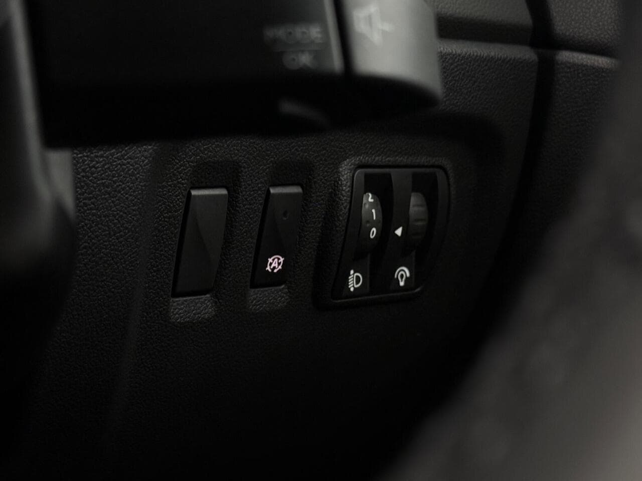 Renault Captur thumbnail Misc Controls