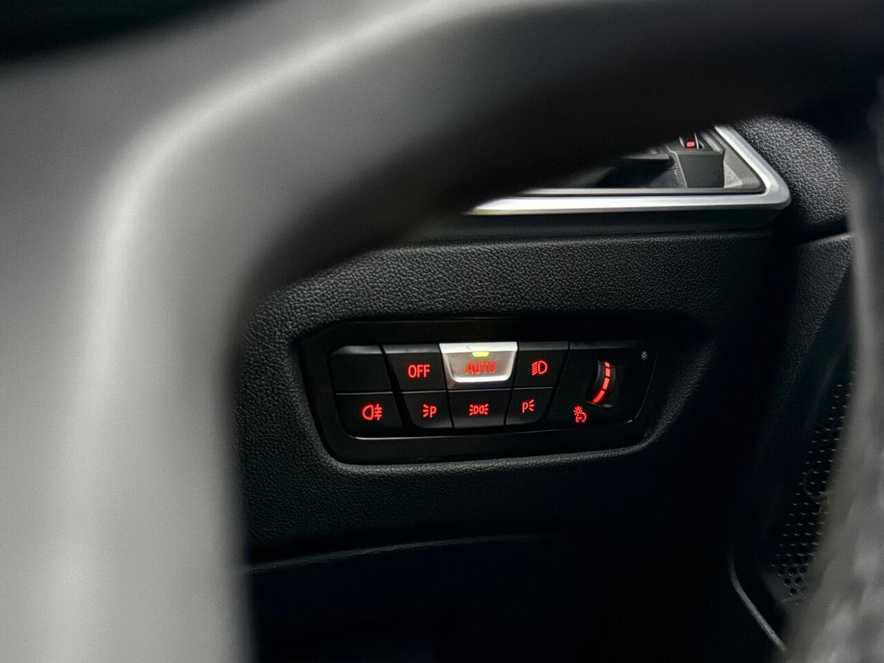 BMW 2 Series thumbnail Misc Controls