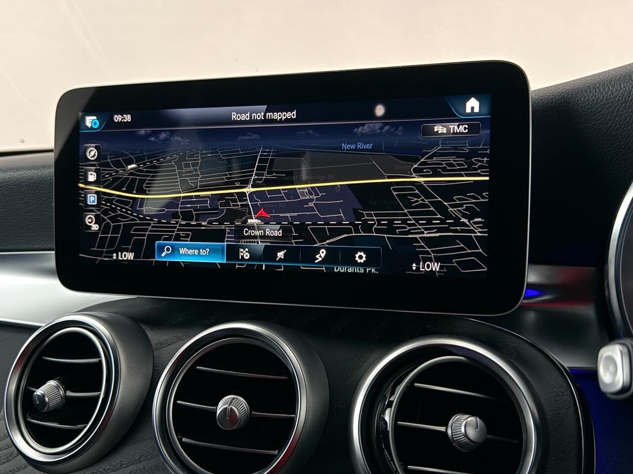 Mercedes-Benz GLC thumbnail Infotainment System