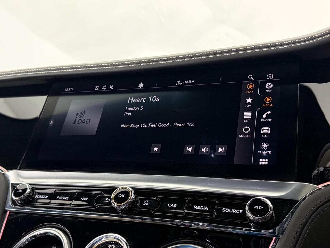 Bentley Continental thumbnail Infotainment System