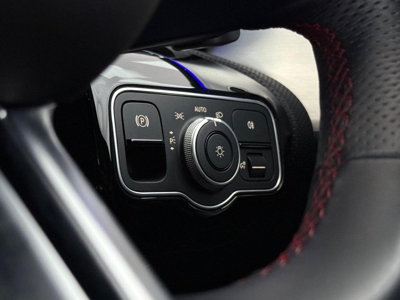 Mercedes-Benz CLA thumbnail Misc Controls