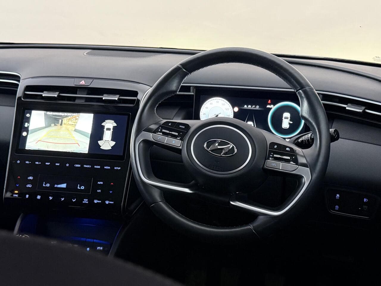 Hyundai TUCSON thumbnail Steering Wheel
