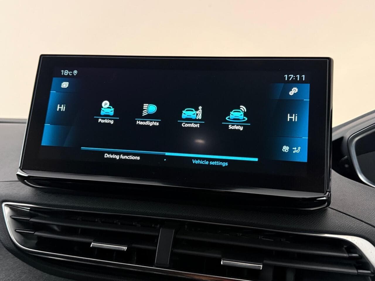 Peugeot 5008 thumbnail Infotainment System
