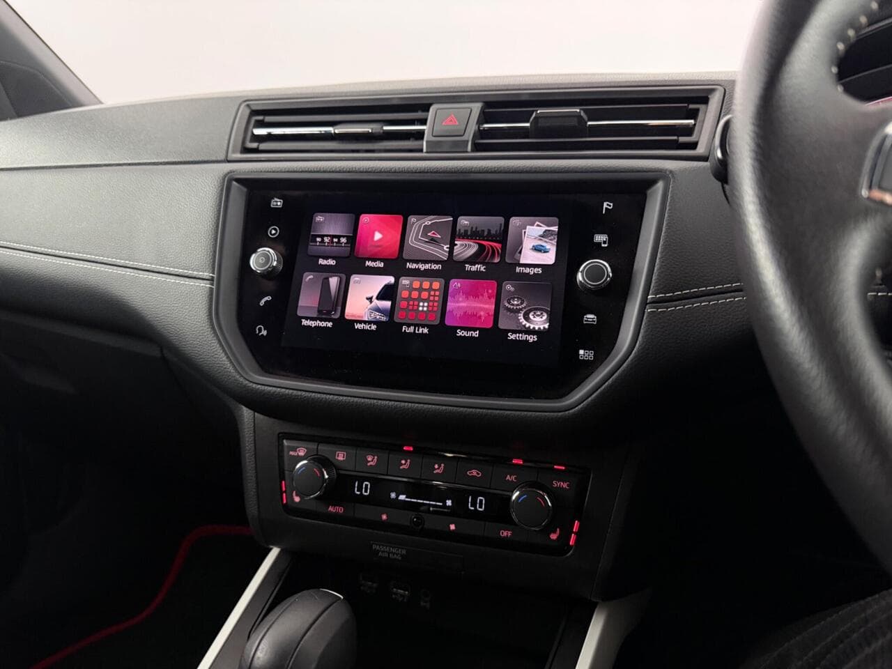 SEAT Arona thumbnail Infotainment System