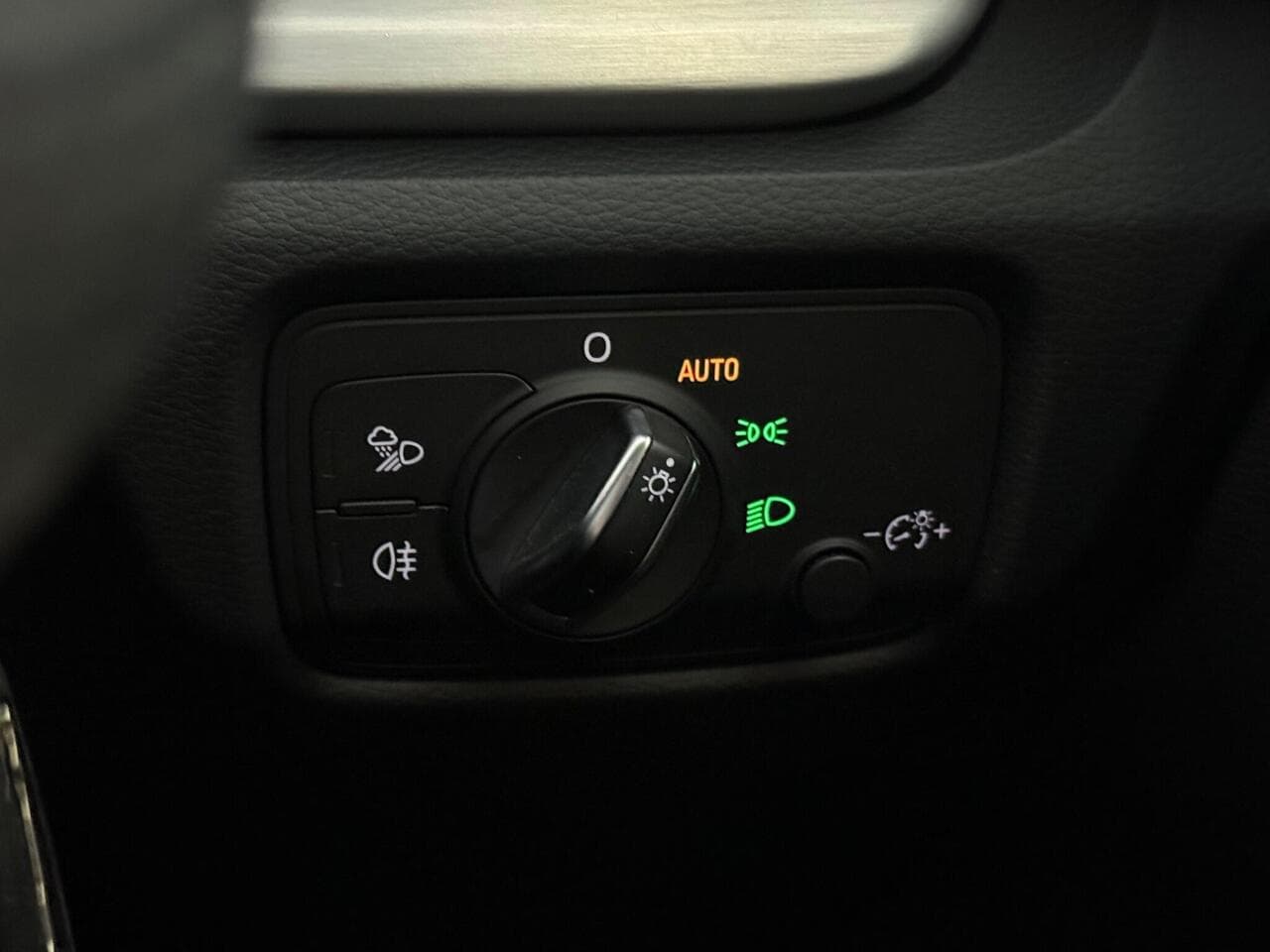 Audi A3 Cabriolet thumbnail Misc Controls