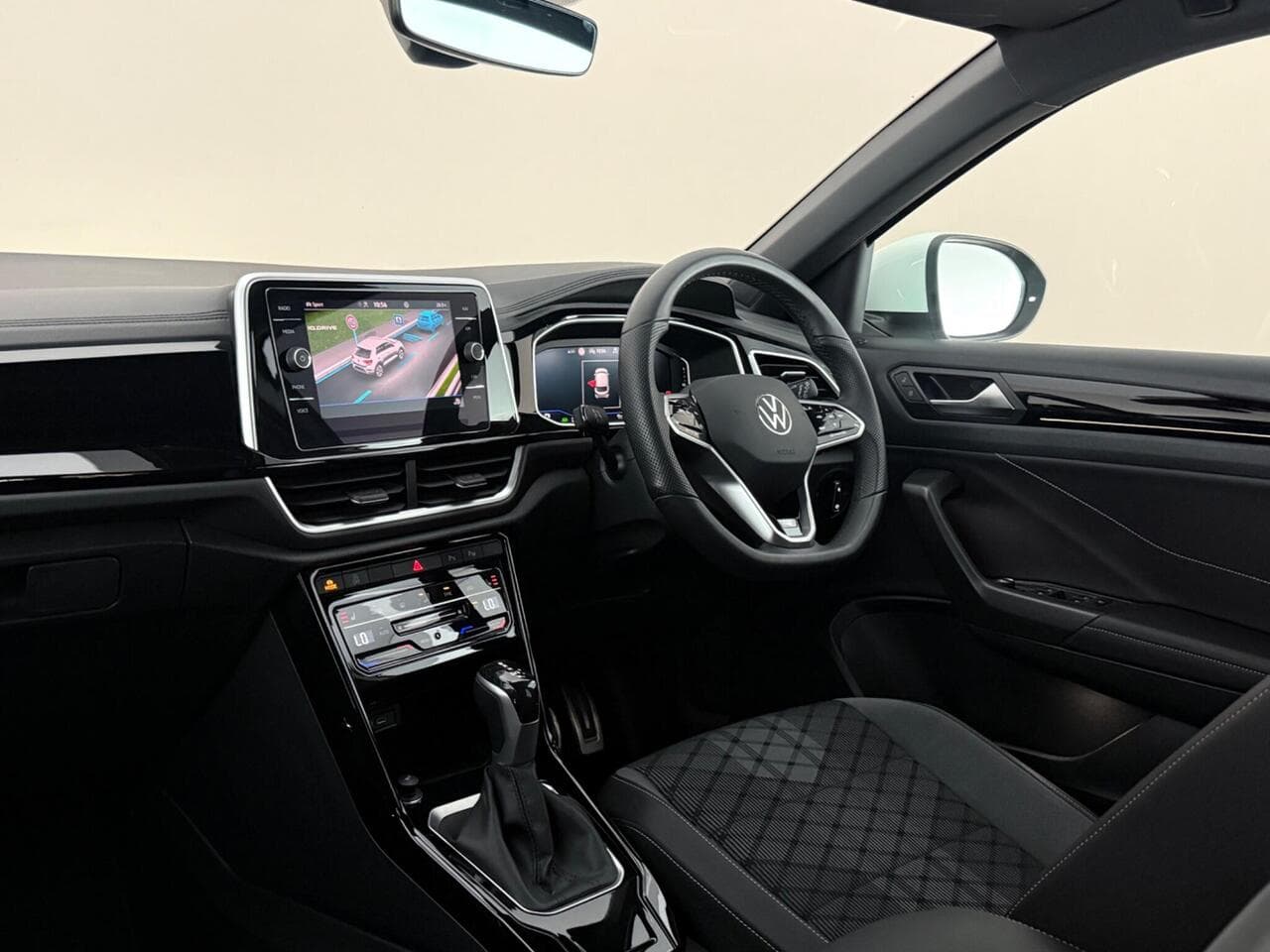 Volkswagen T-Roc thumbnail Interior Front
