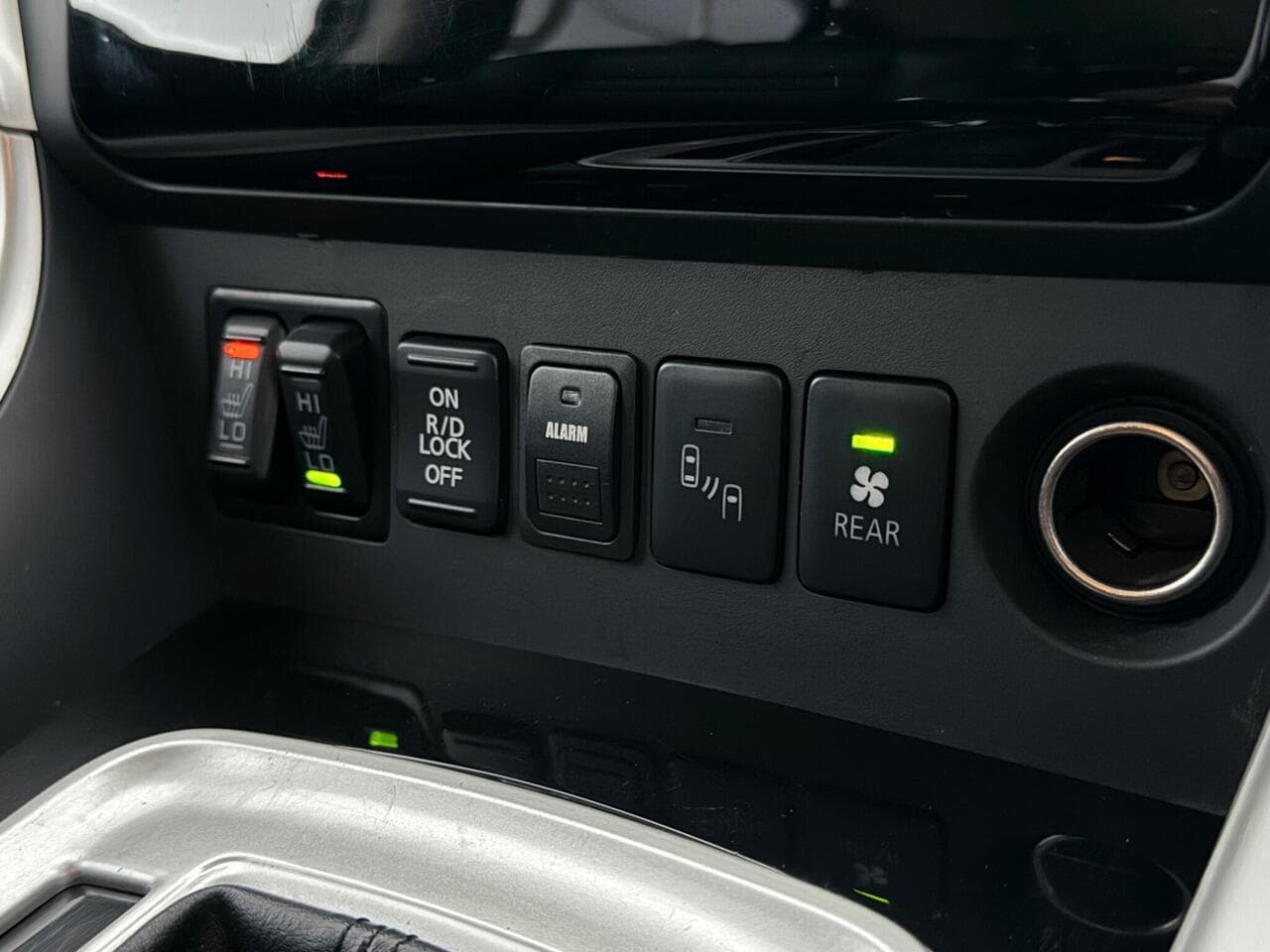 Mitsubishi Shogun Sport thumbnail Misc Controls