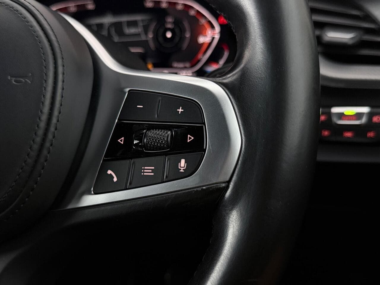 BMW 2 Series Gran Coupe thumbnail Misc Controls