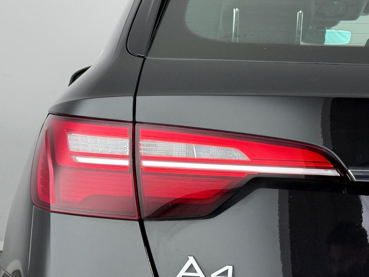 Audi A4 Avant thumbnail Lights Rear